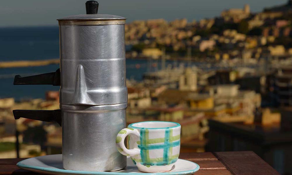 Cuccumella napoletana and coffee: a two-century-long love story