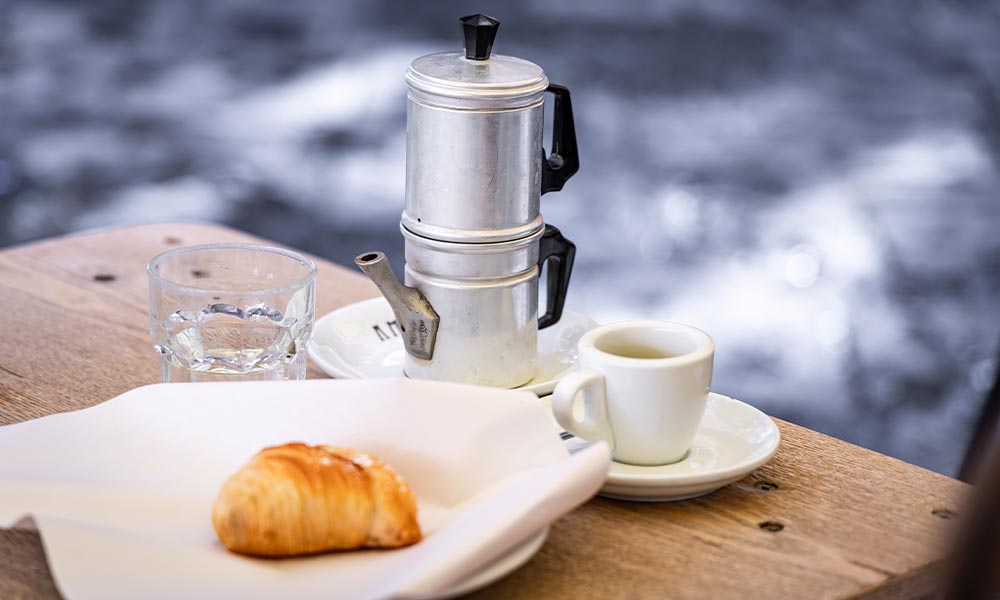 Neapolitan coffee: tradition and sentiment